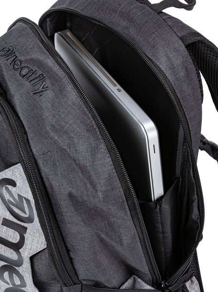 Batoh Meatfly Basejumper Charcoal Heather/Grey Heather 22 L + PENÁL ZDARMA 25/26