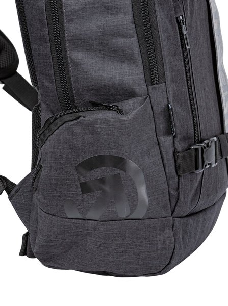Batoh Meatfly Basejumper Charcoal Heather/Grey Heather 22 L + PENÁL ZDARMA 25/26