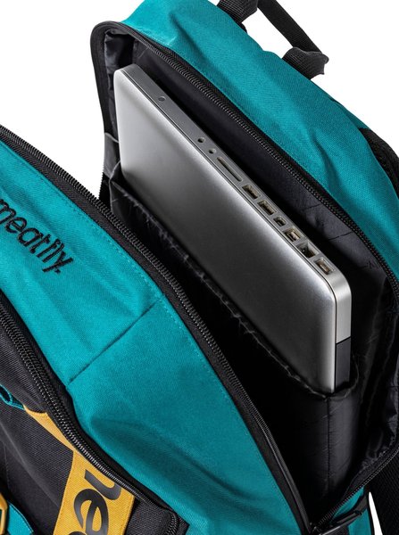 Školní Batoh Meatfly Basejumper Dark Jade/Black 22 L + penál zdarma 25/26